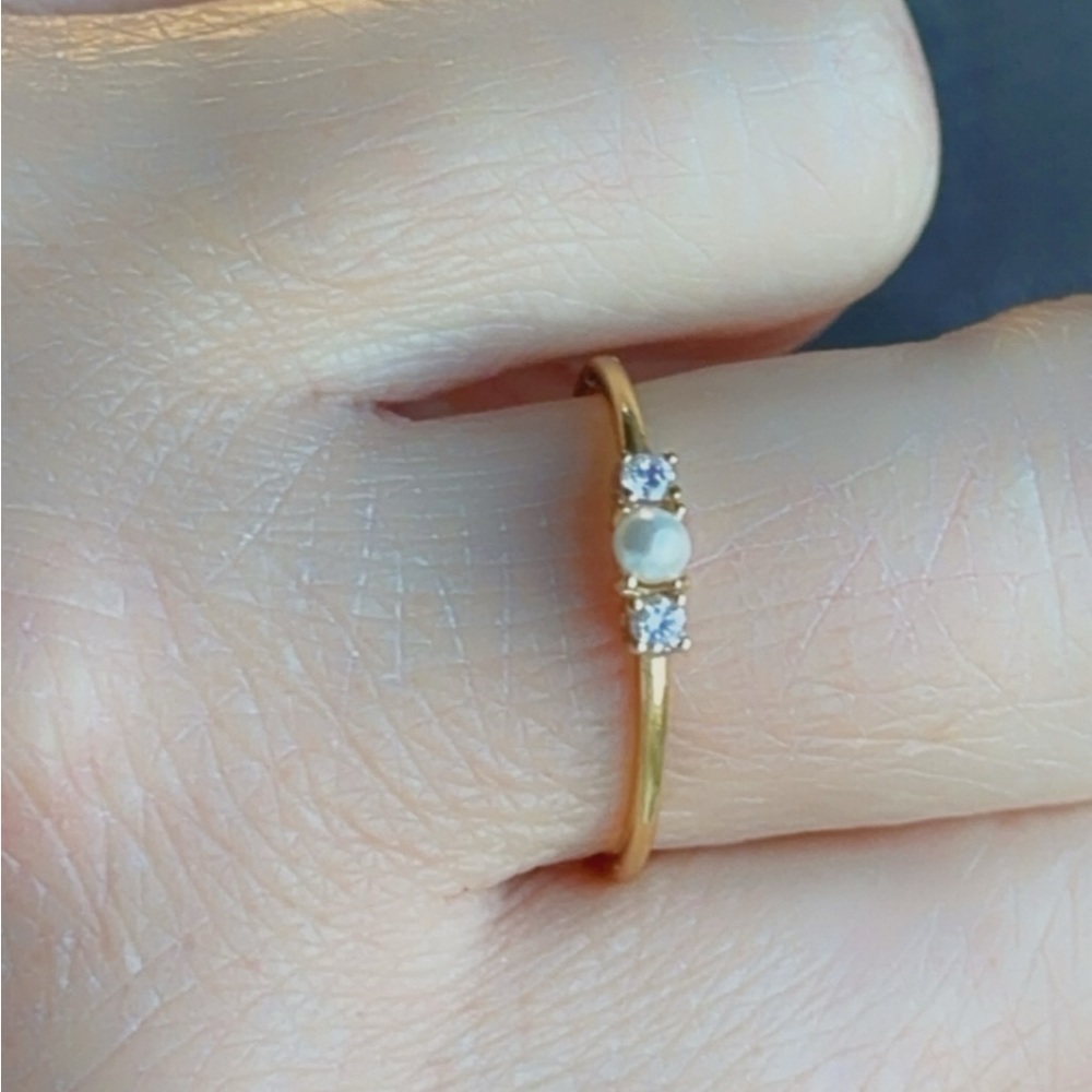 14k Gold Vermeil Dainty Pearl Ring - Picture 4 of 9